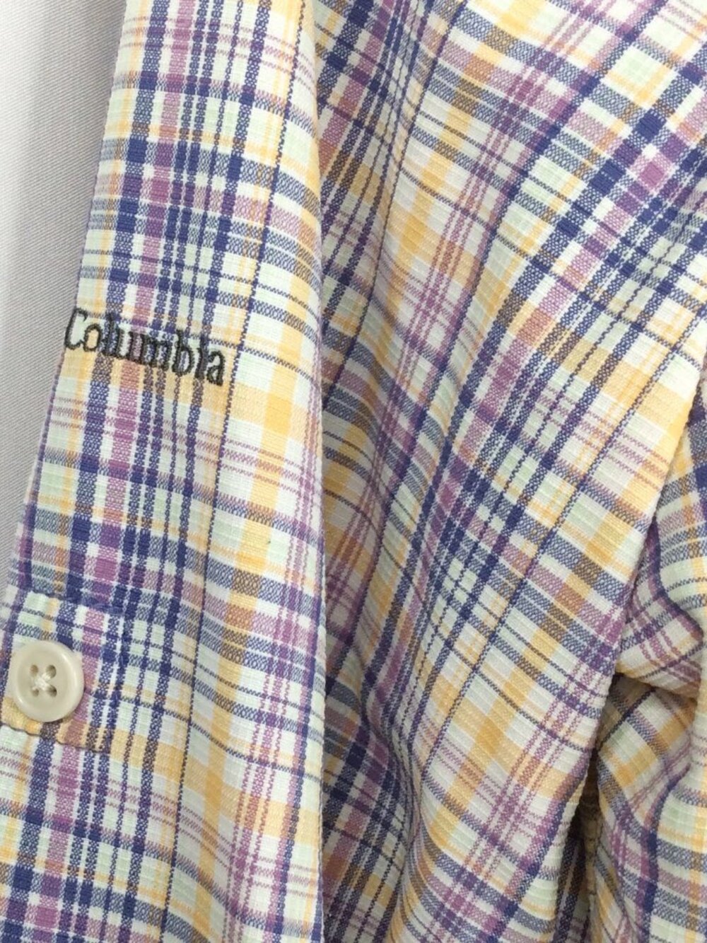 Columbia Omni-Shade Plaid Top Women's Size XS Purple Vented Roll Tab Sleeve - Picture 5 of 9
